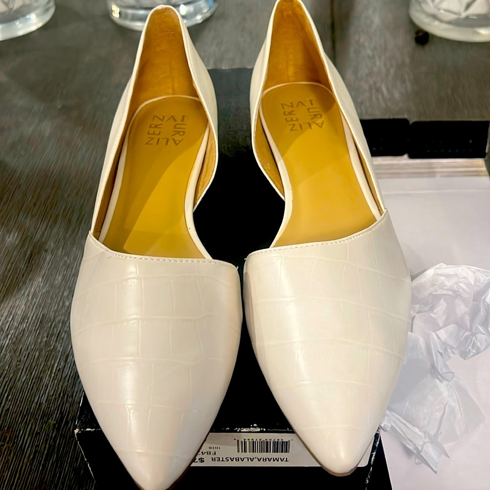 NEW TAMARA, ALABASTER  size 9 1/2 M